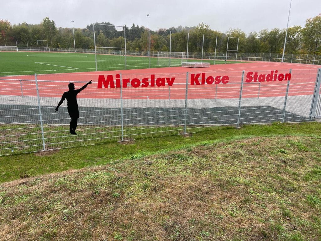 Einweihung des Miroslav Klose Stadions – Kuseler Schulzentrum dem Roßberg